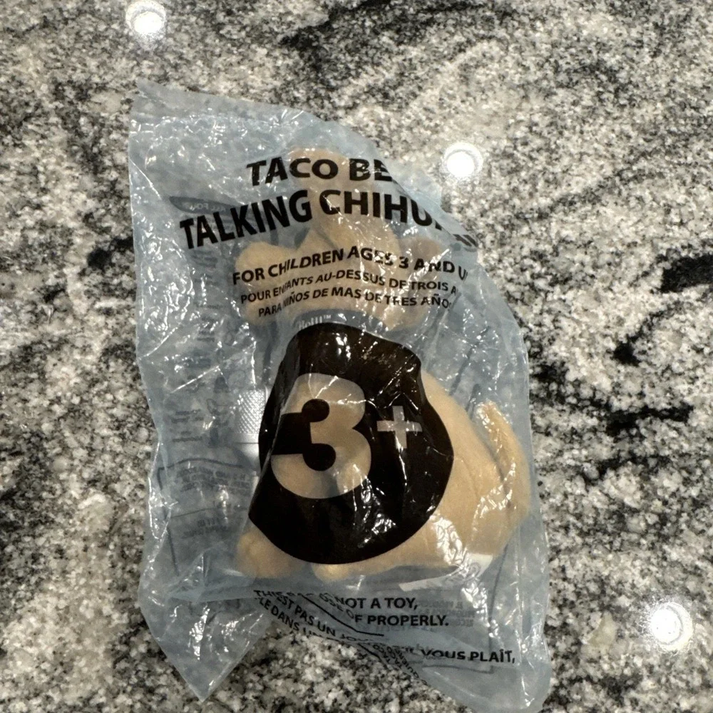 Vintage‎ Yo Quiero Taco Bell Plush Talking Dog-Sealed, Sitting With Microphone